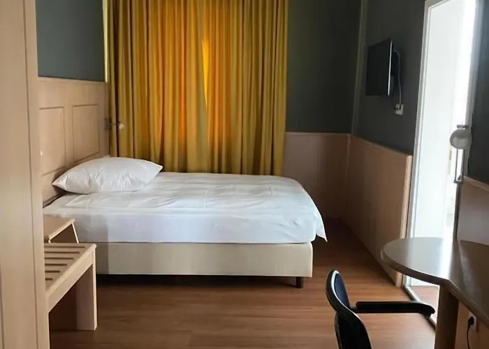 ウニオン ホテル 3*